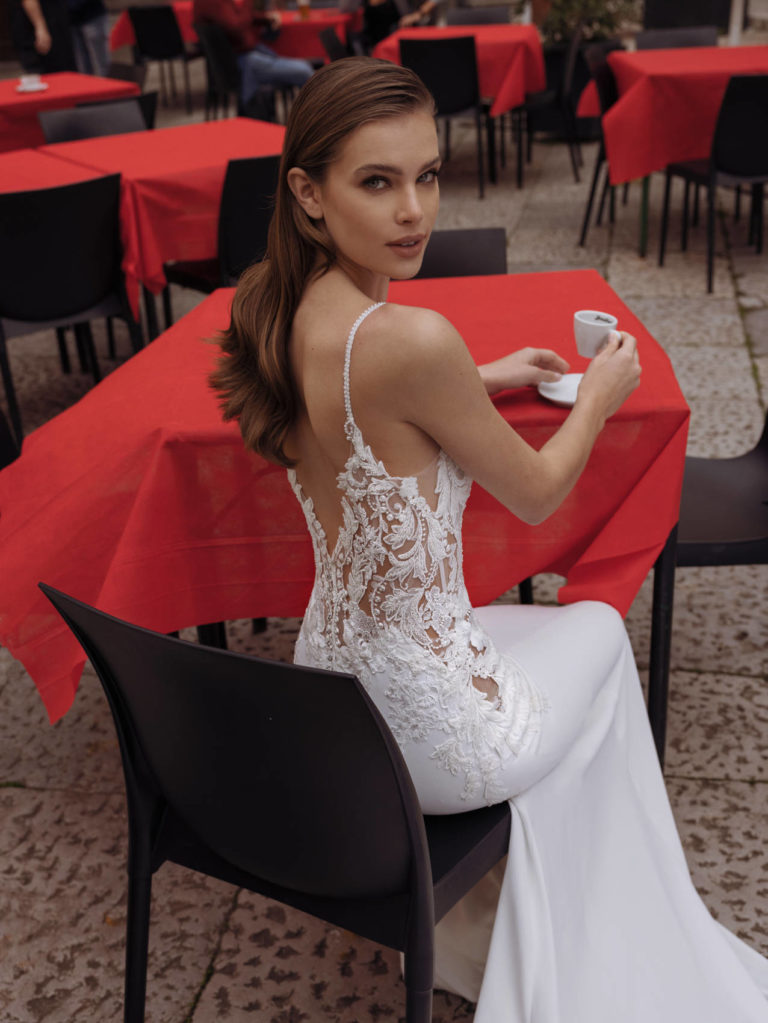 Sensual Beauty Collection_Sapphire_CU_Back_05_IMG_3388