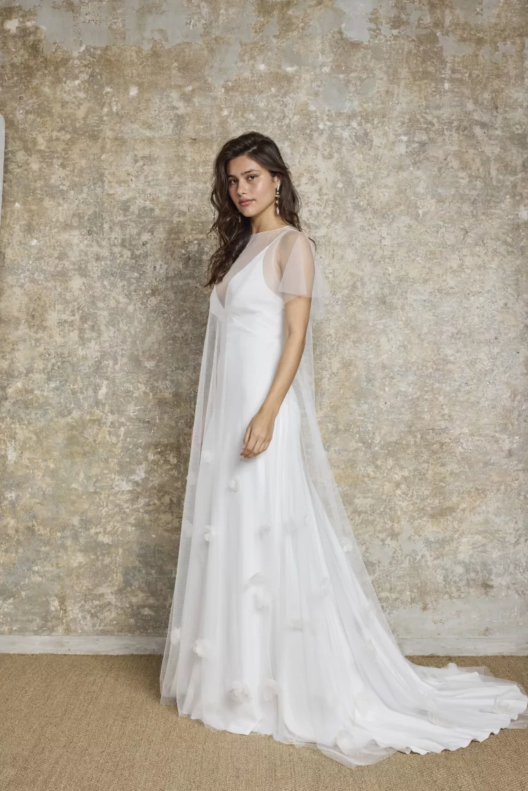 Aglaé et sur-robe fleurs HD