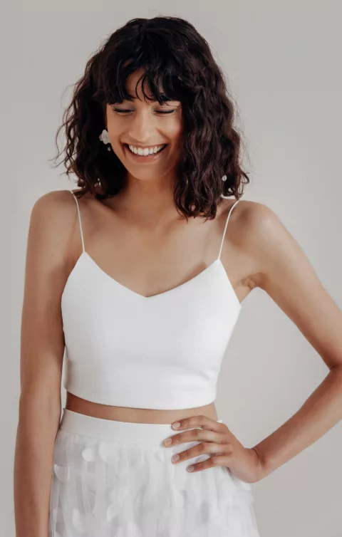 Noni - Corie Crop